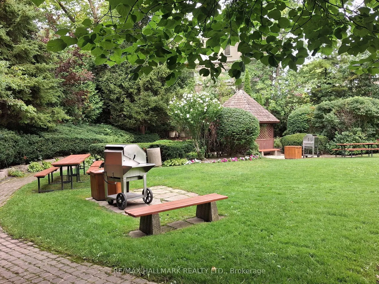 10 Kenneth Avenue — photo 45