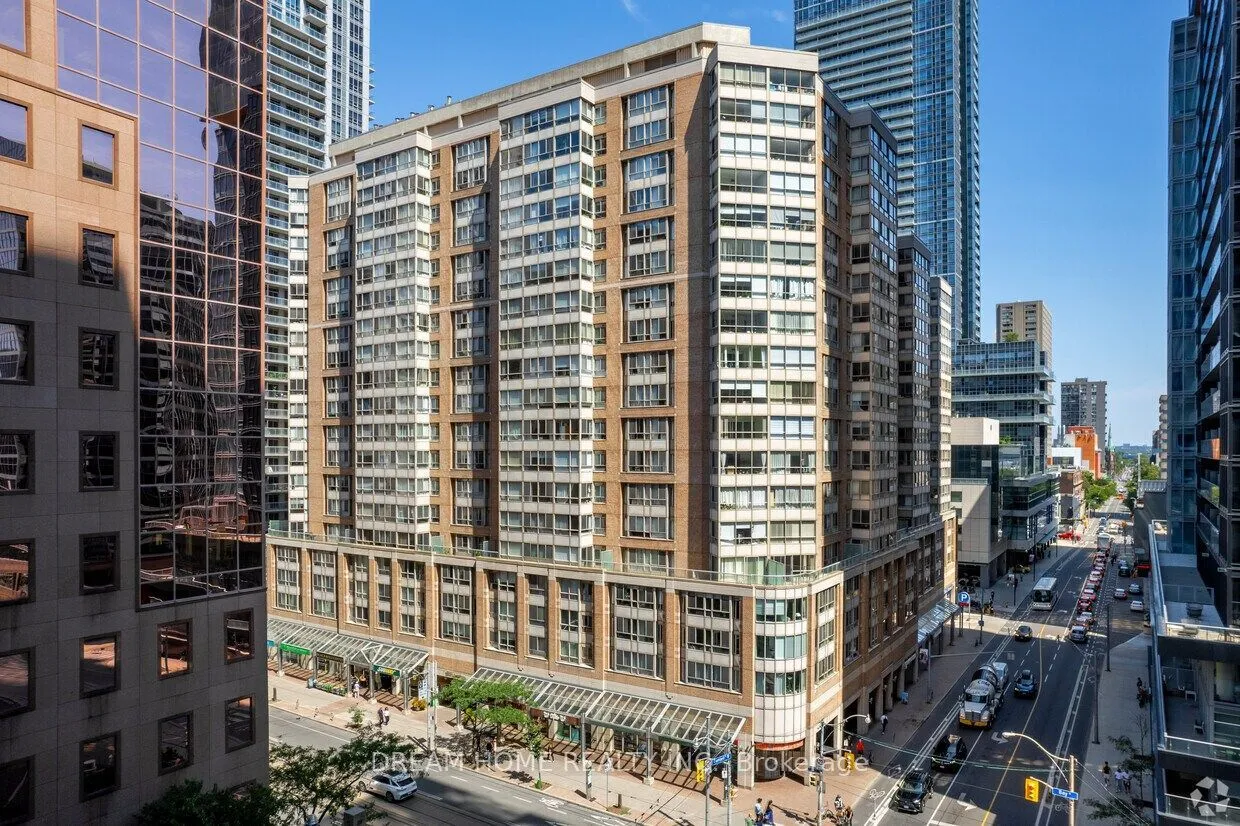717 Bay Street