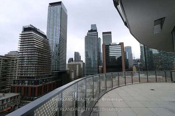 11 Wellesley Street W — photo 16