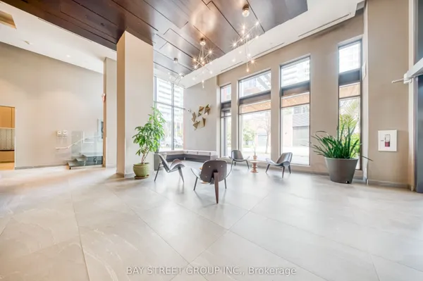 170 Sumach Street — photo 2