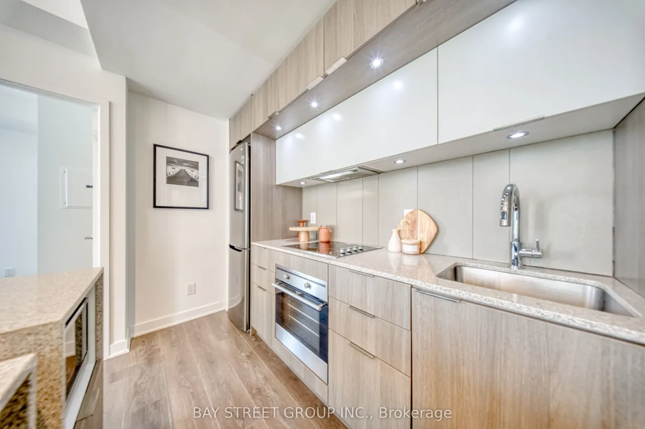 170 Sumach Street — photo 3