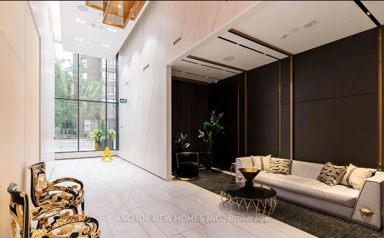 319 Jarvis Street — photo 2