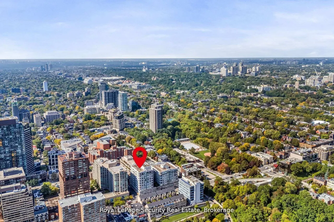 980 Yonge Street — photo 33