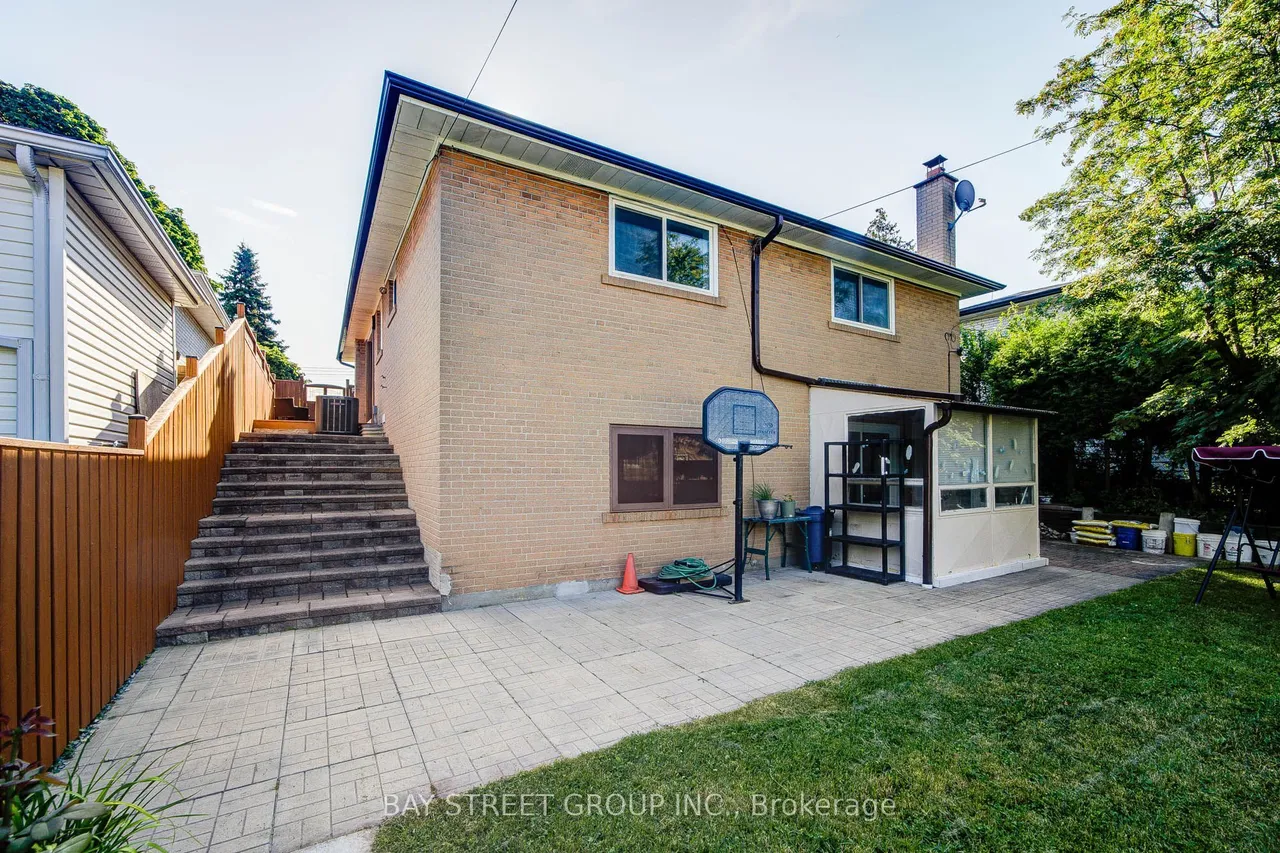 60 Warner Avenue — photo 44