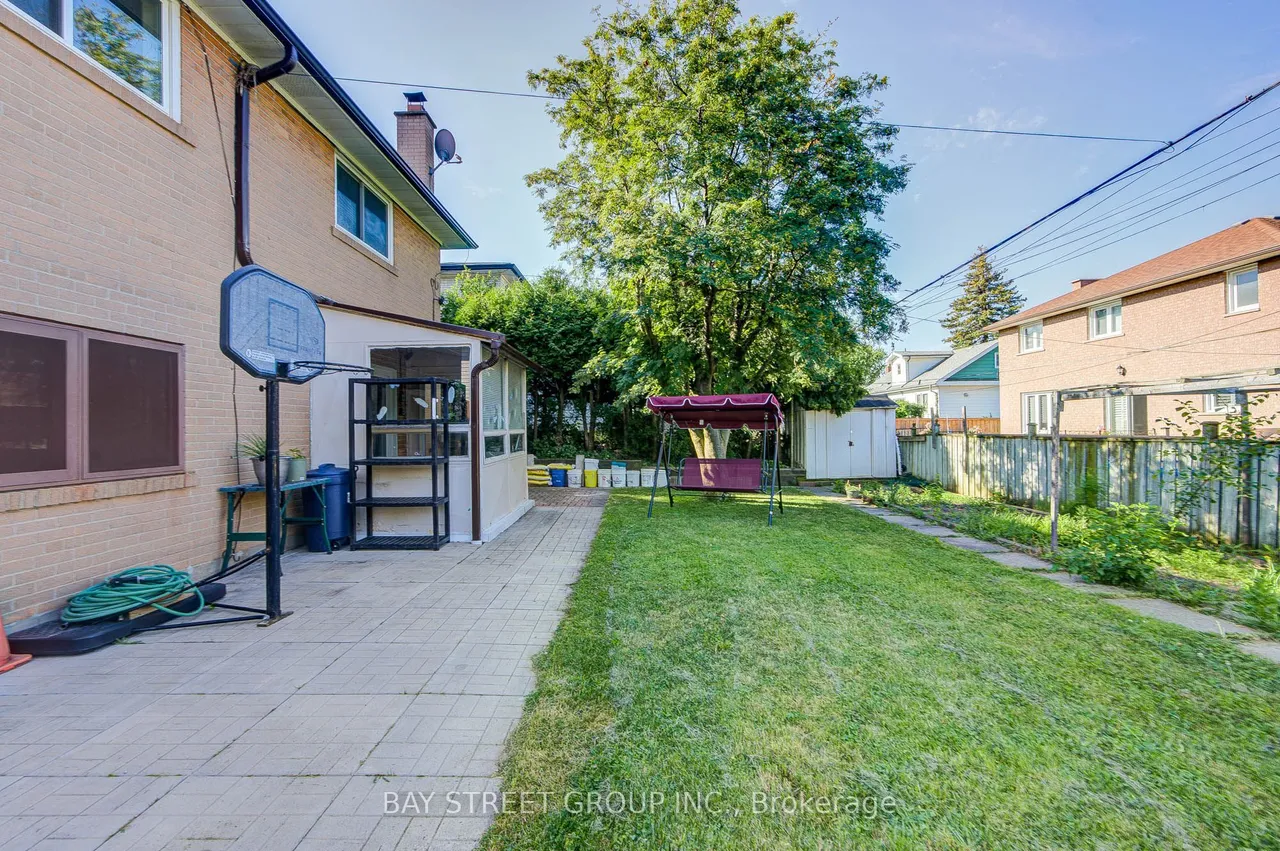 60 Warner Avenue — photo 45