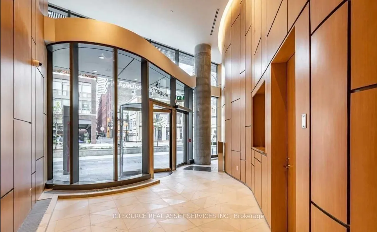 15 Wellesley Street W — photo 3
