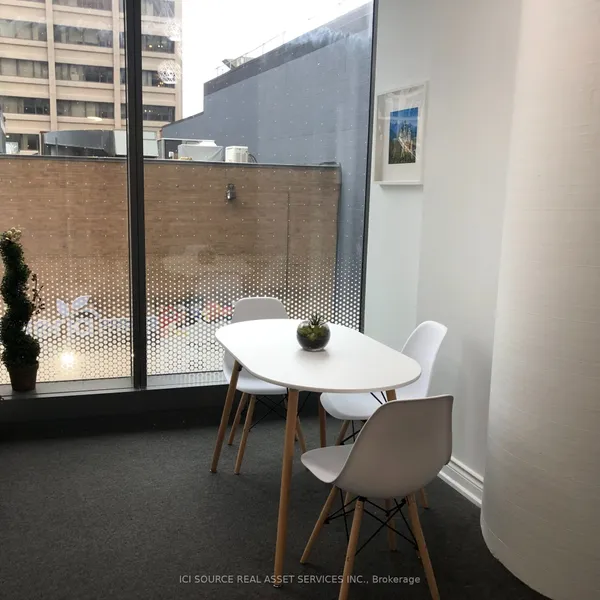 15 Wellesley Street W — photo 2