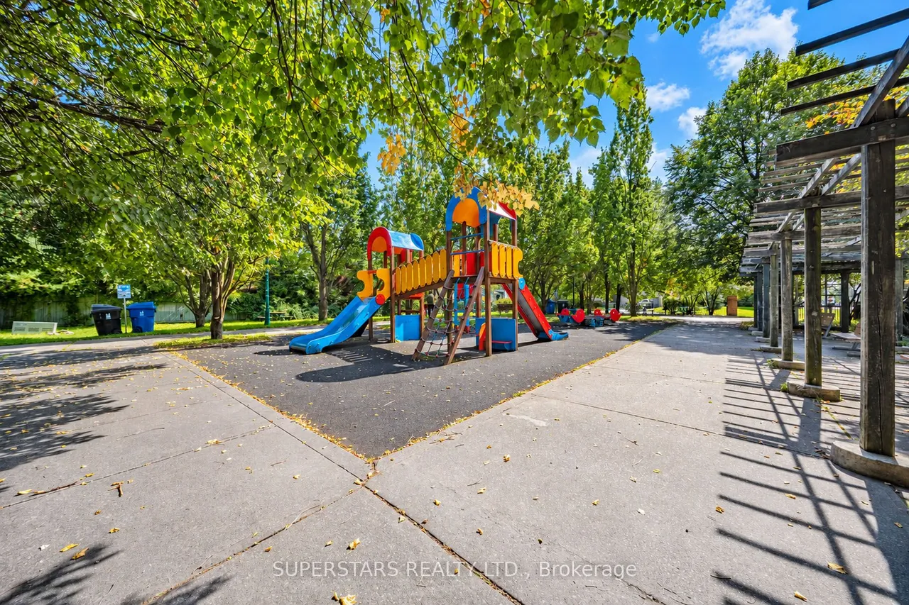 28 Pemberton Avenue — photo 18