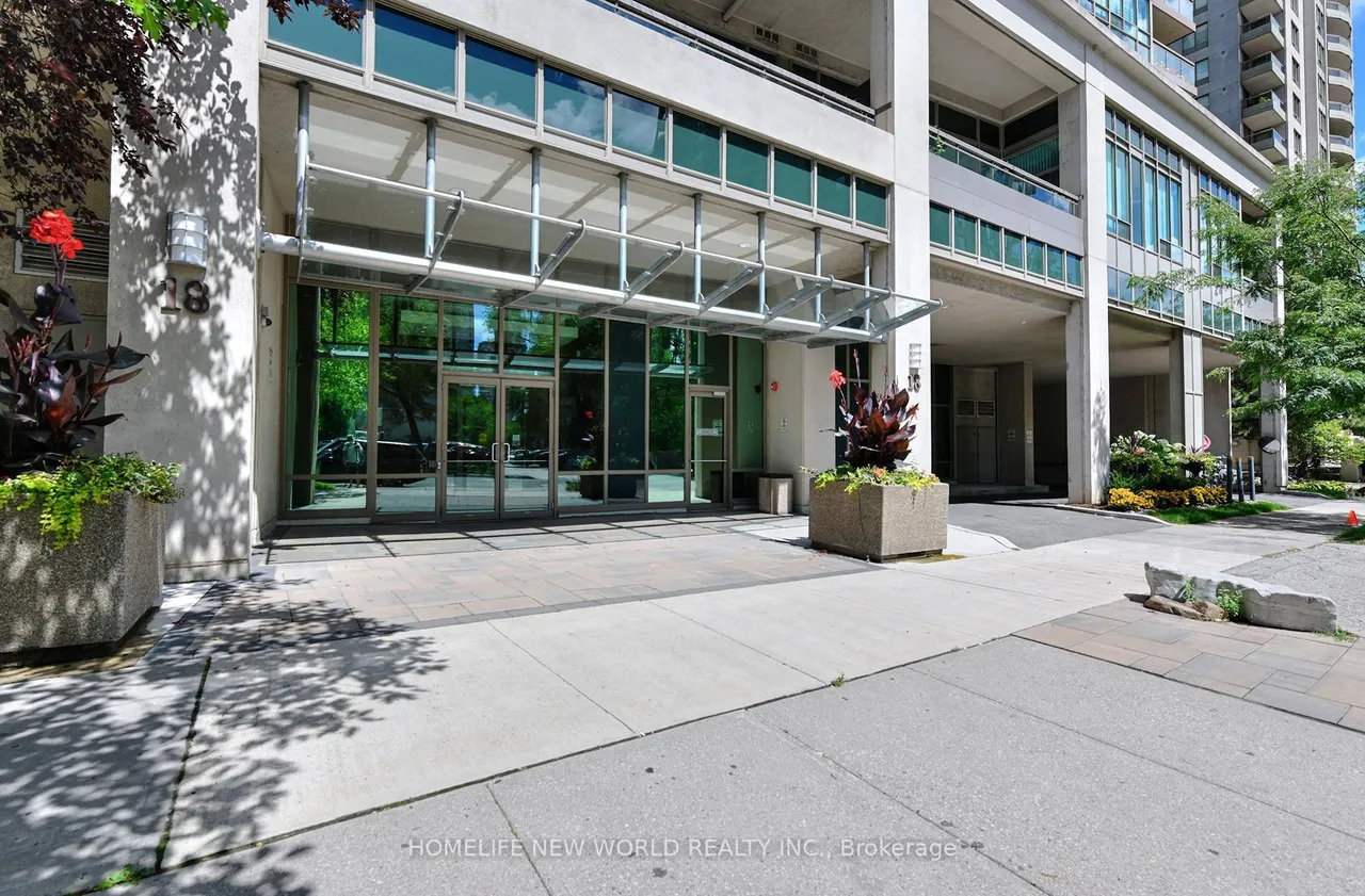 18 Parkview Avenue — photo 2