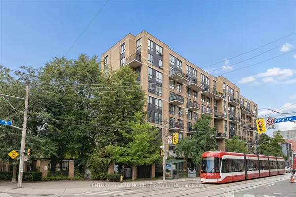 800 King Street W