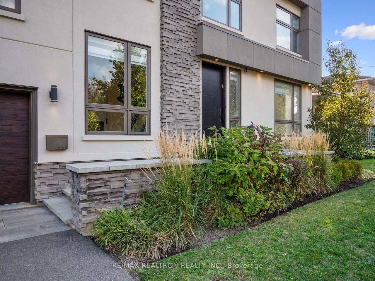 240 Maxwell Street — photo 3