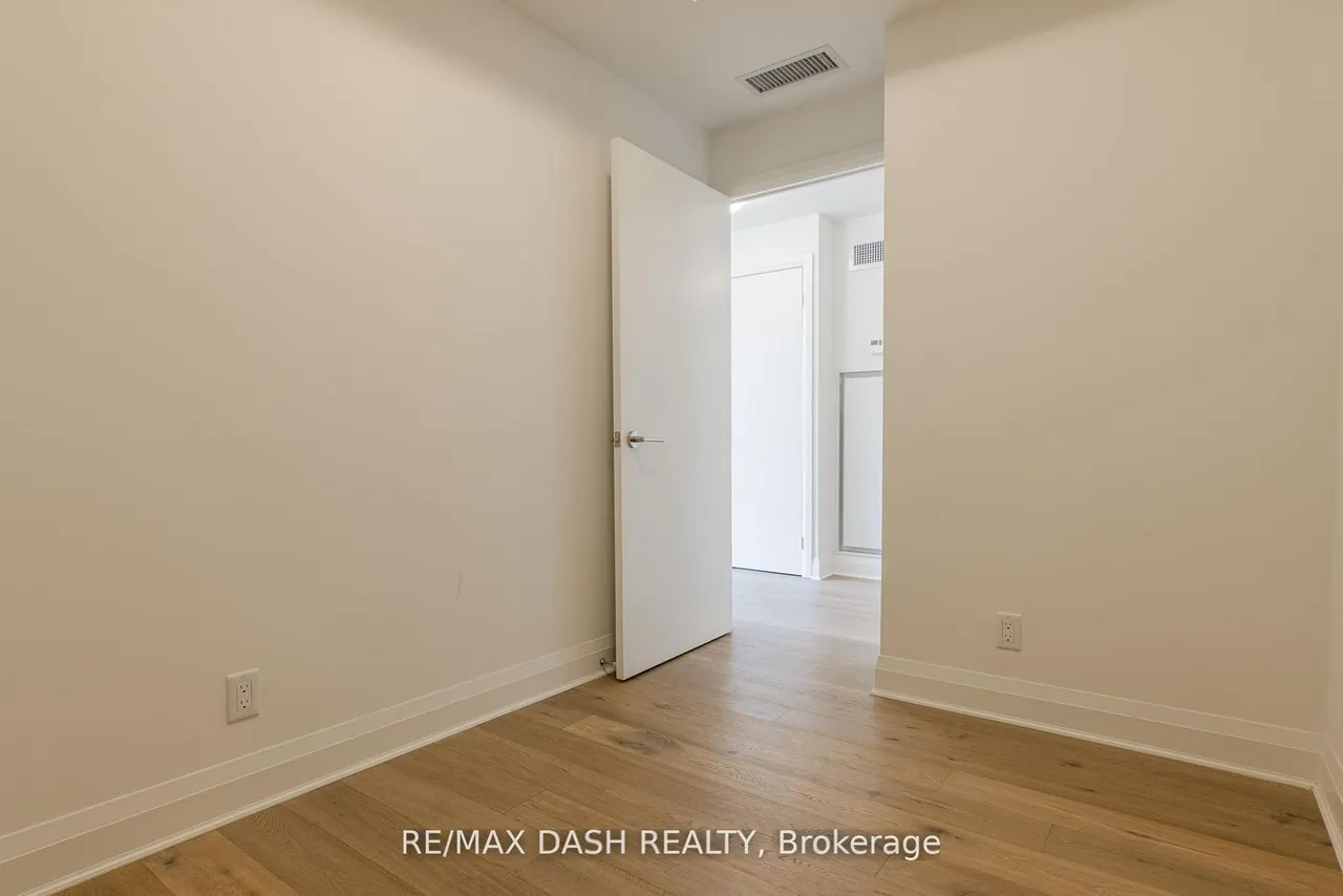 151 Avenue Road — photo 28