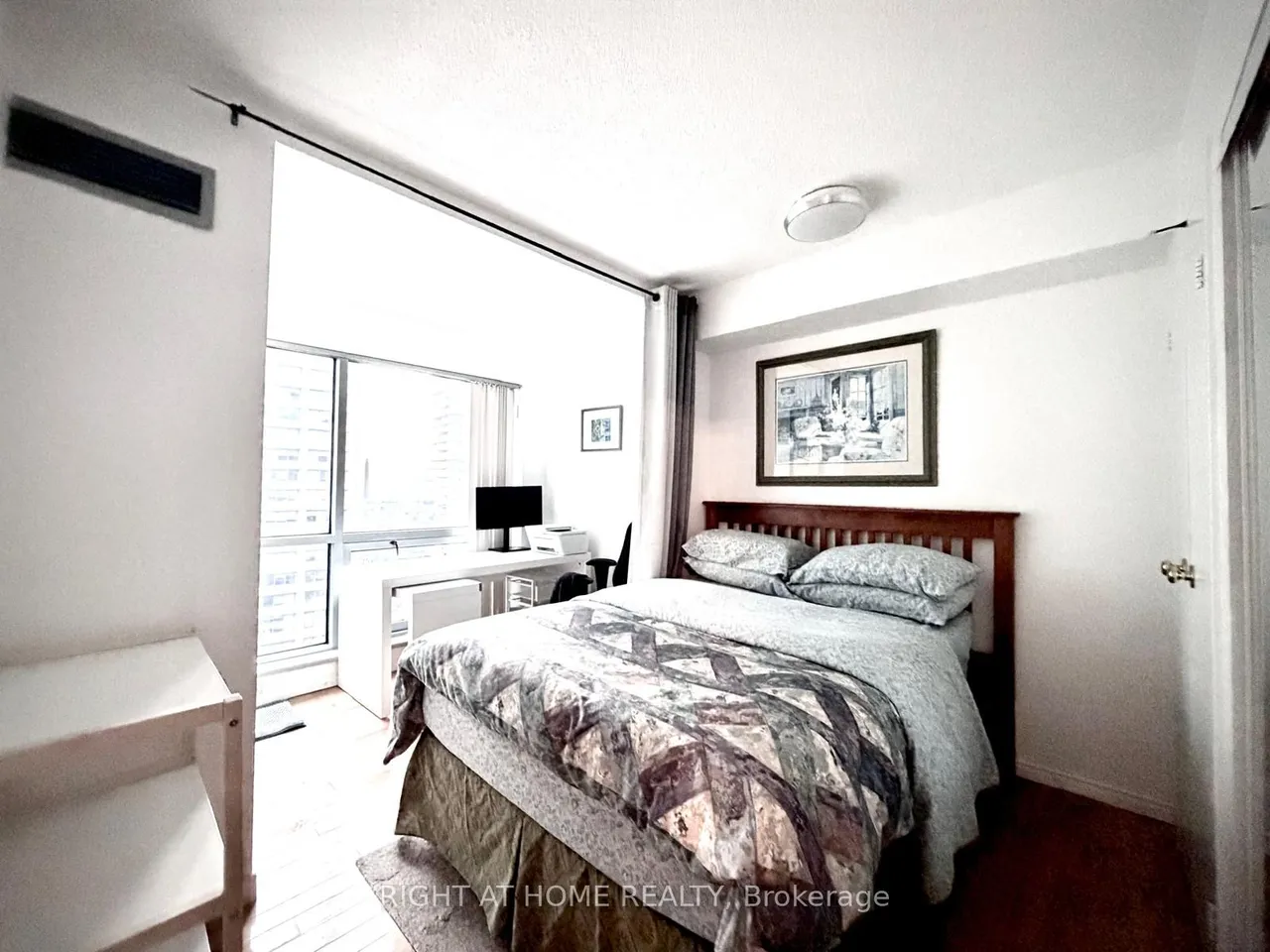 10 Queens Quay W — photo 26