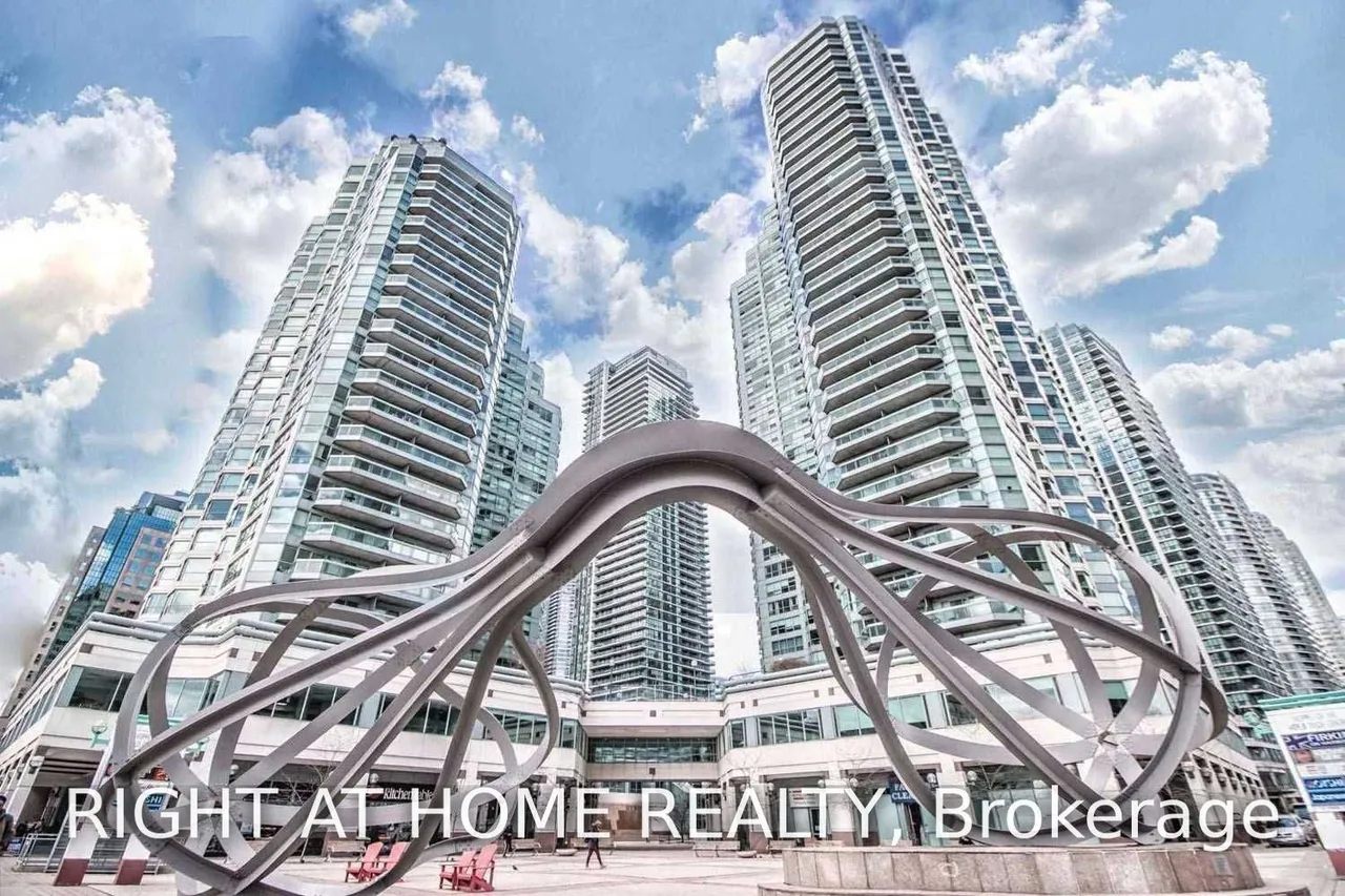 10 Queens Quay W