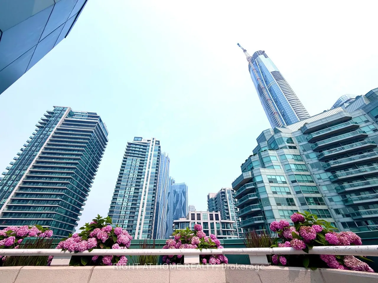 10 Queens Quay W — photo 2