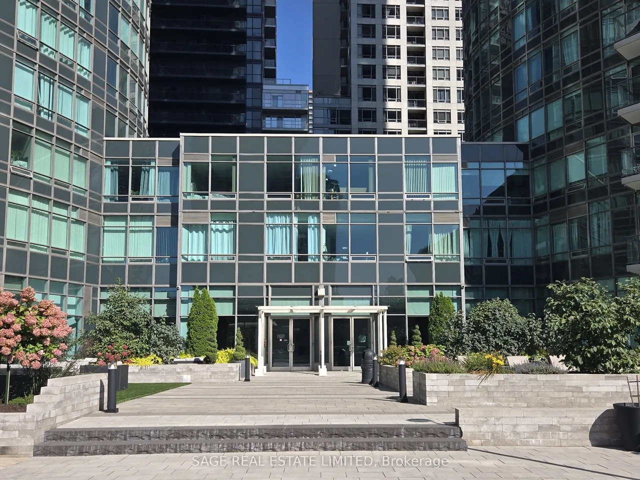 361 Front Street W