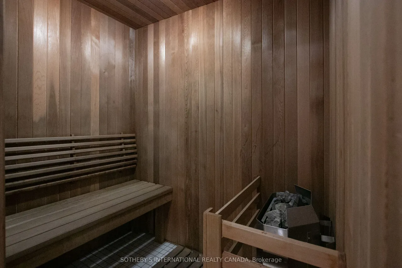 210 Simcoe Street — photo 28