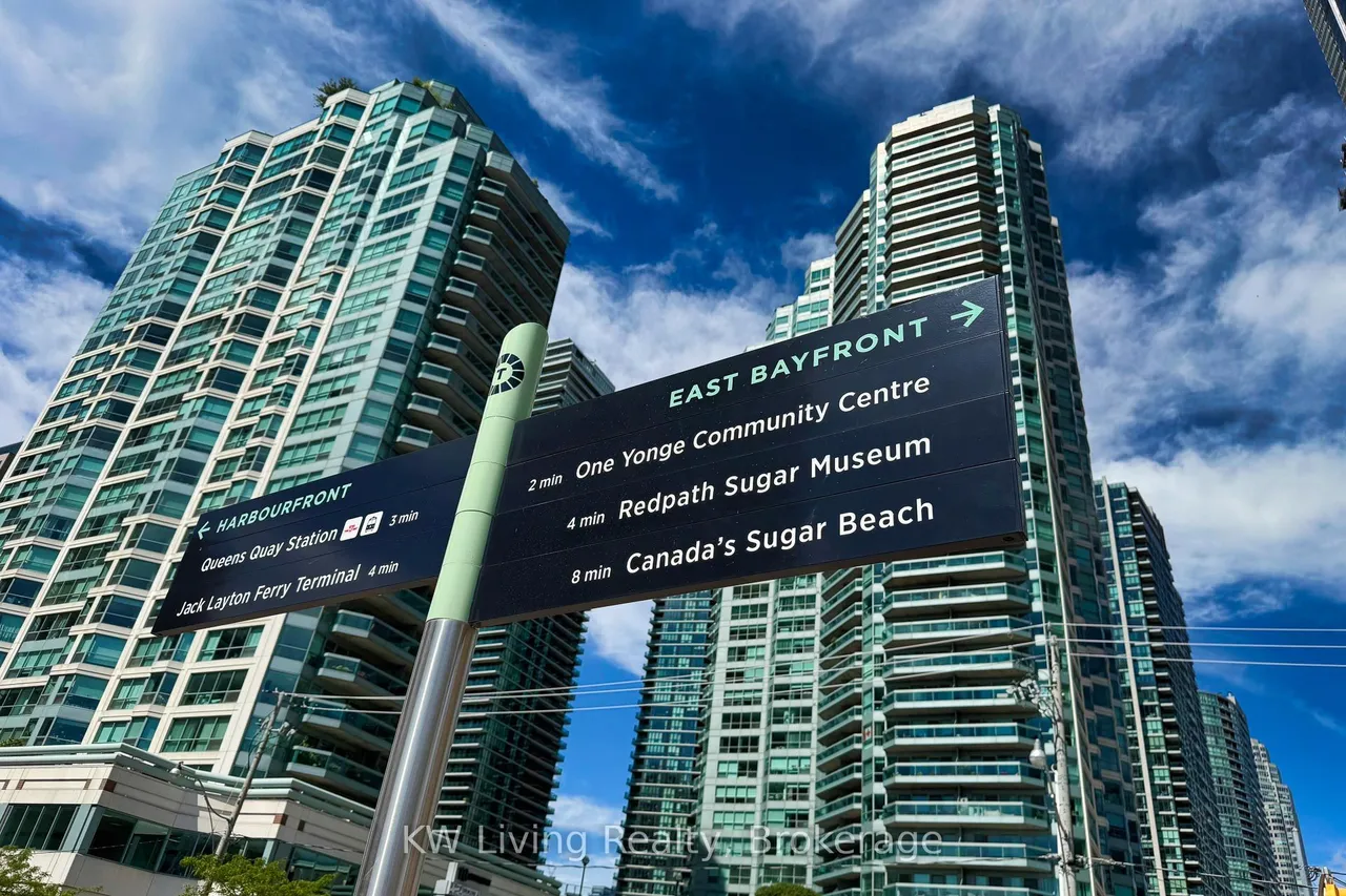 10 Yonge Street — photo 46