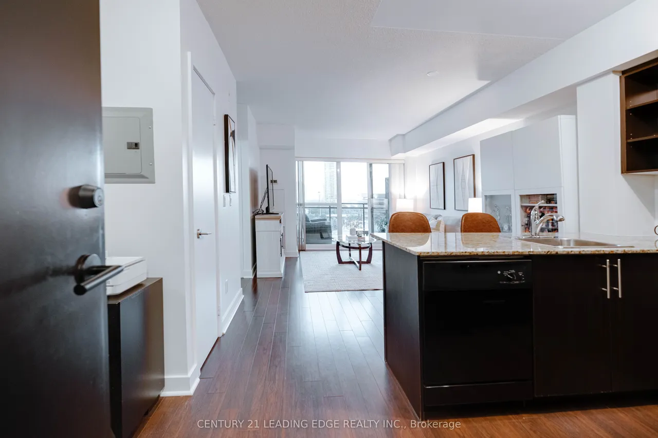 120 Dallimore Circle — photo 3
