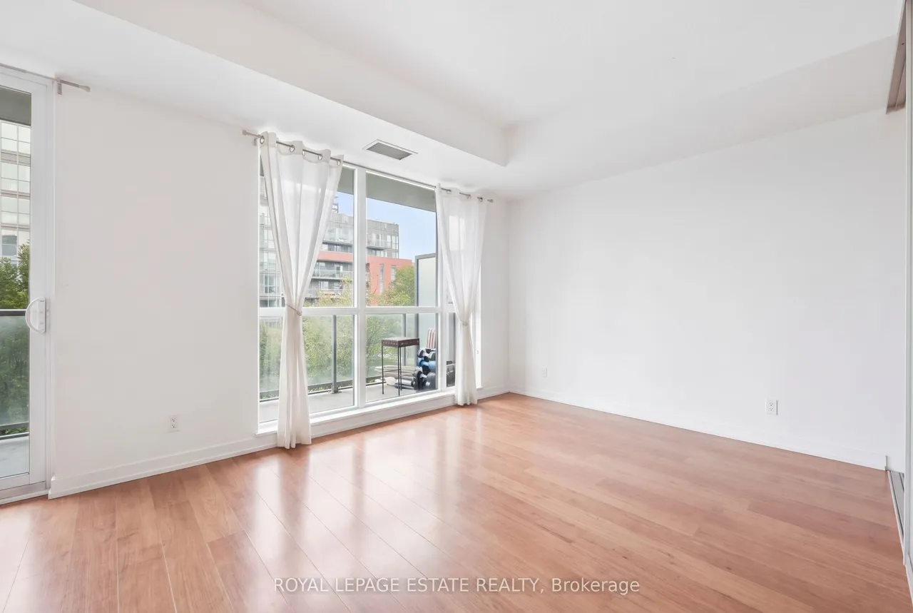 1 Cole Street — photo 3
