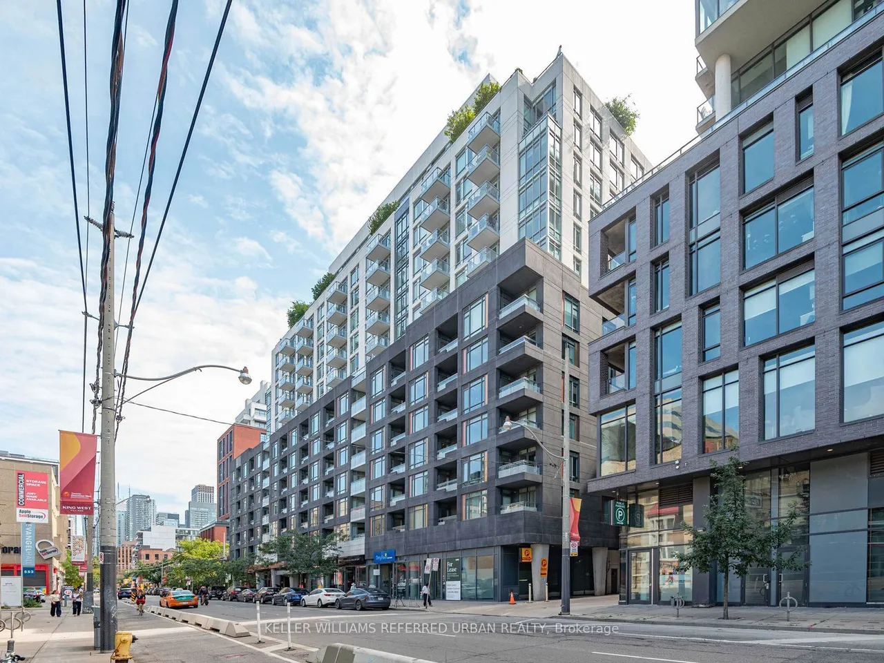525 Adelaide Street W