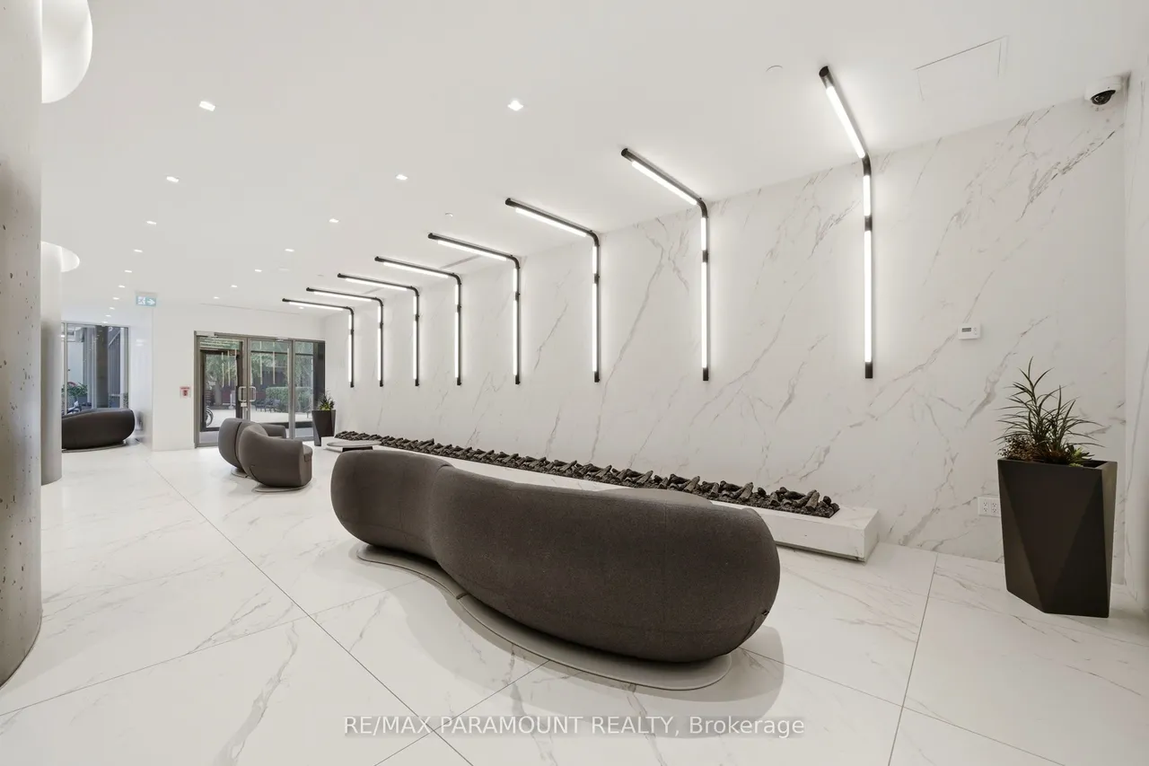 11 Brunel Court — photo 2