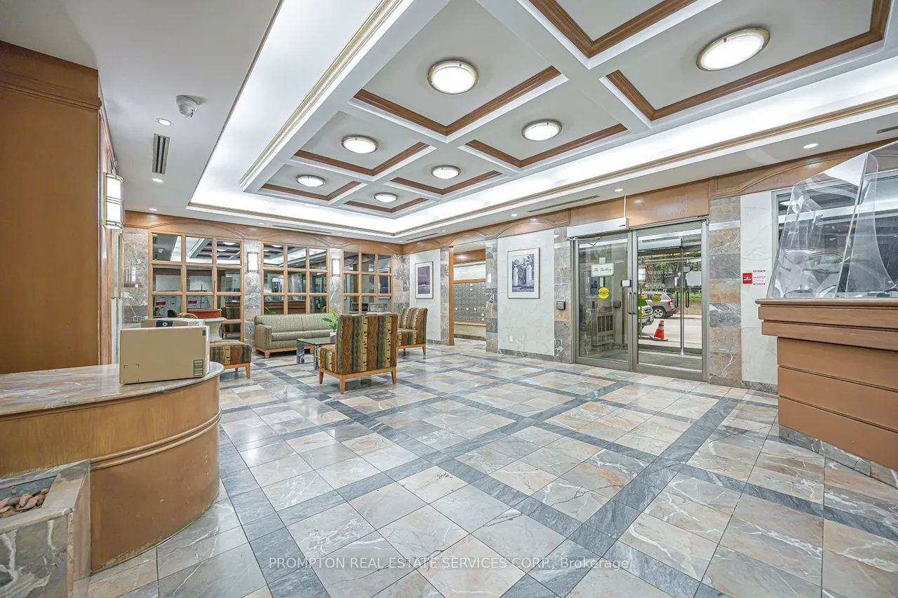 25 Grenville Street — photo 3