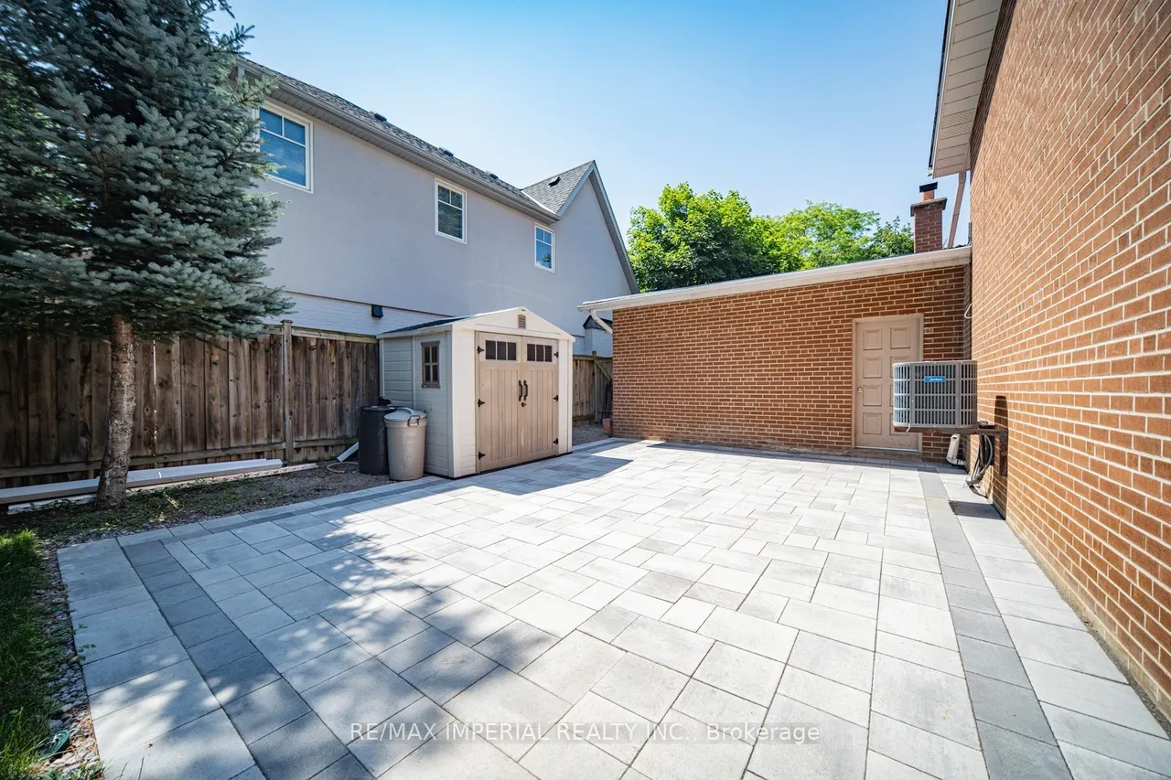 4 Quincy Crescent — photo 49