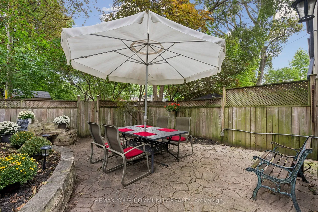 21 Laurier Avenue E — photo 47