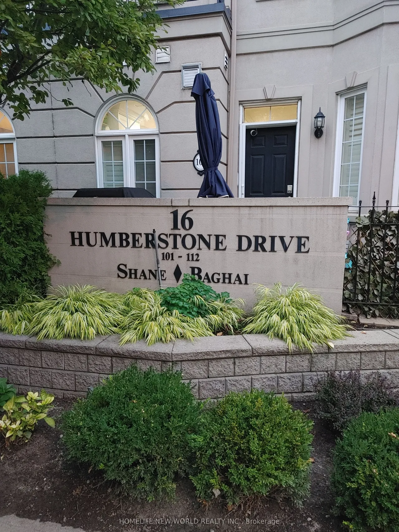 16 Humberstone Drive — photo 2