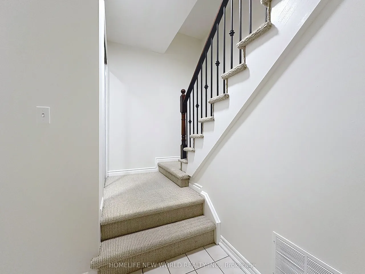 16 Humberstone Drive — photo 49