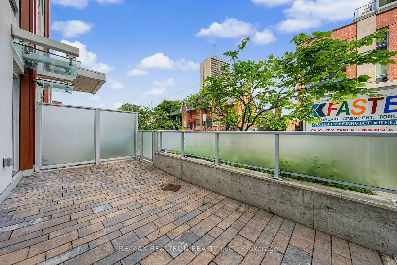 33 Helendale Avenue — photo 49
