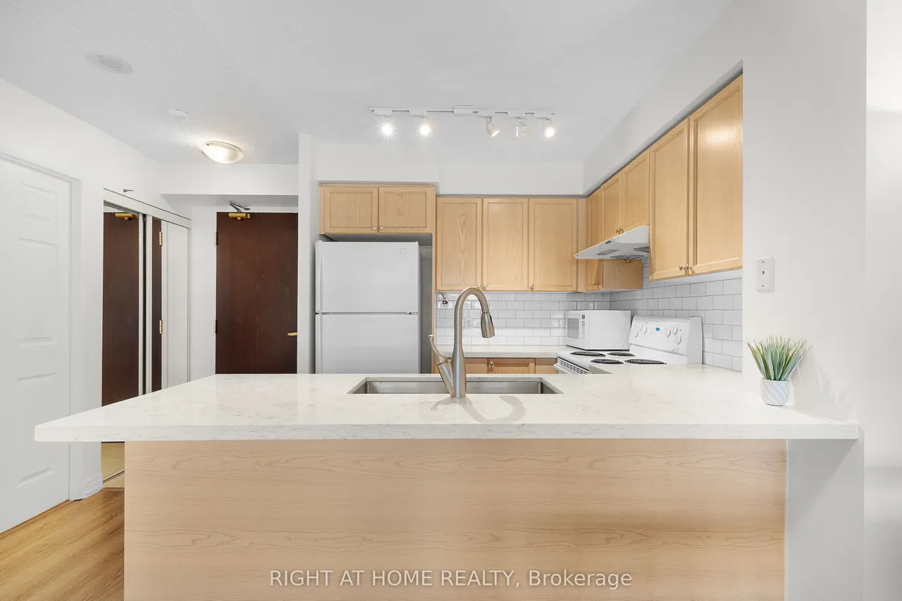 18 Parkview Avenue — photo 3