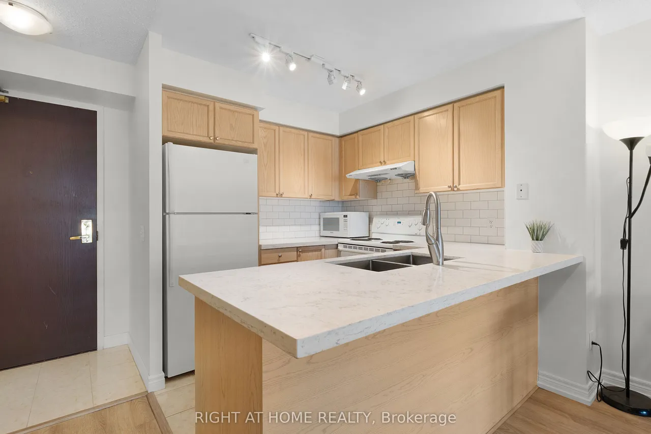 18 Parkview Avenue — photo 2