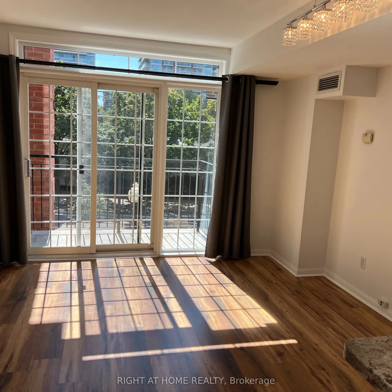 64 Douro Street — photo 3