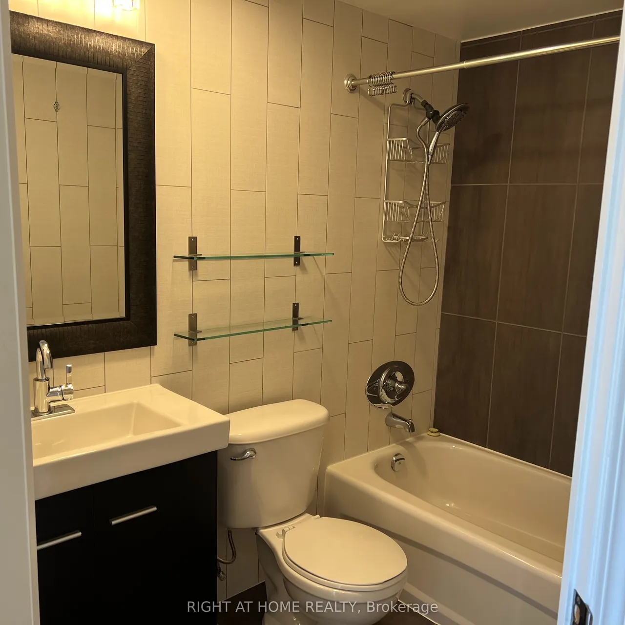 64 Douro Street — photo 13