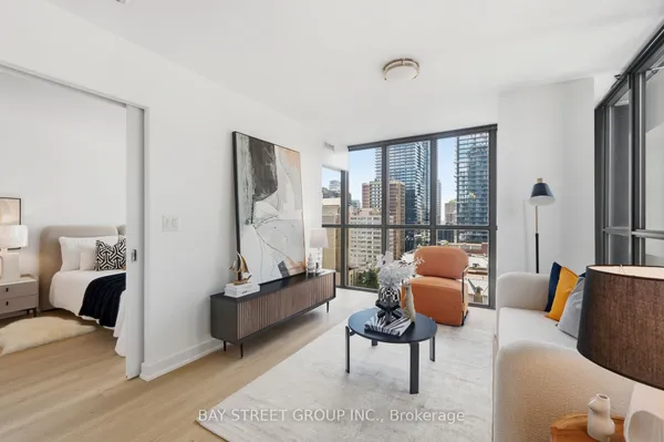 110 Charles Street E