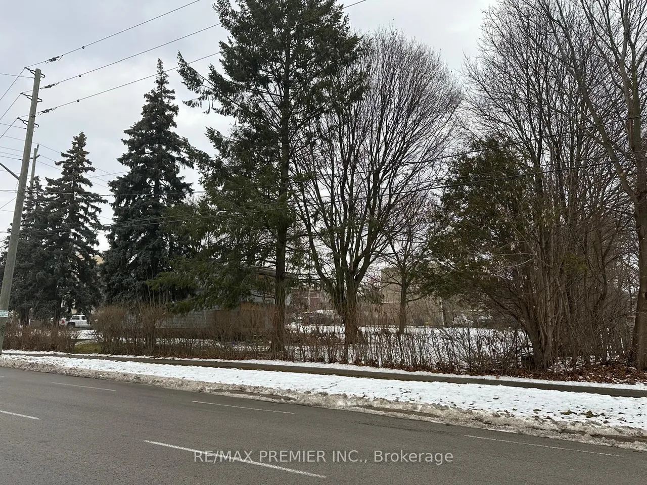 723 Dundas Street W — photo 6
