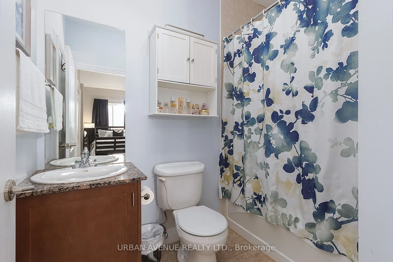 44 Bond Street W, Unit 707 — photo 11
