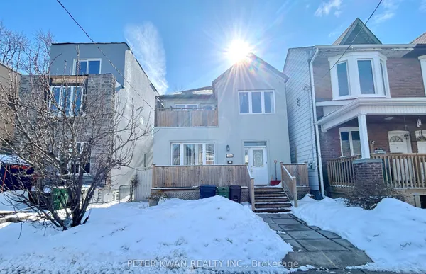 1543 Dundas Street E