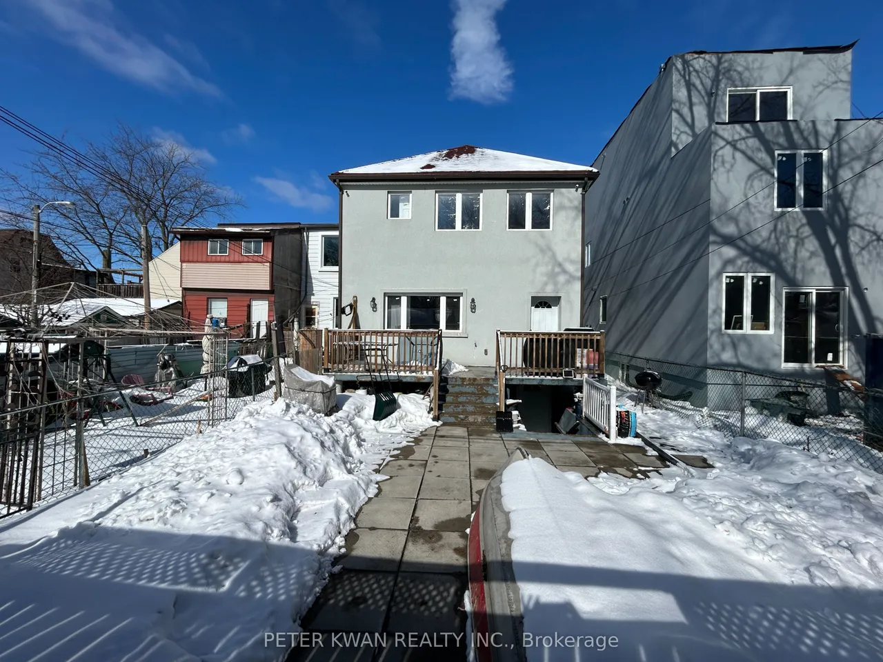 1543 Dundas Street E — photo 34