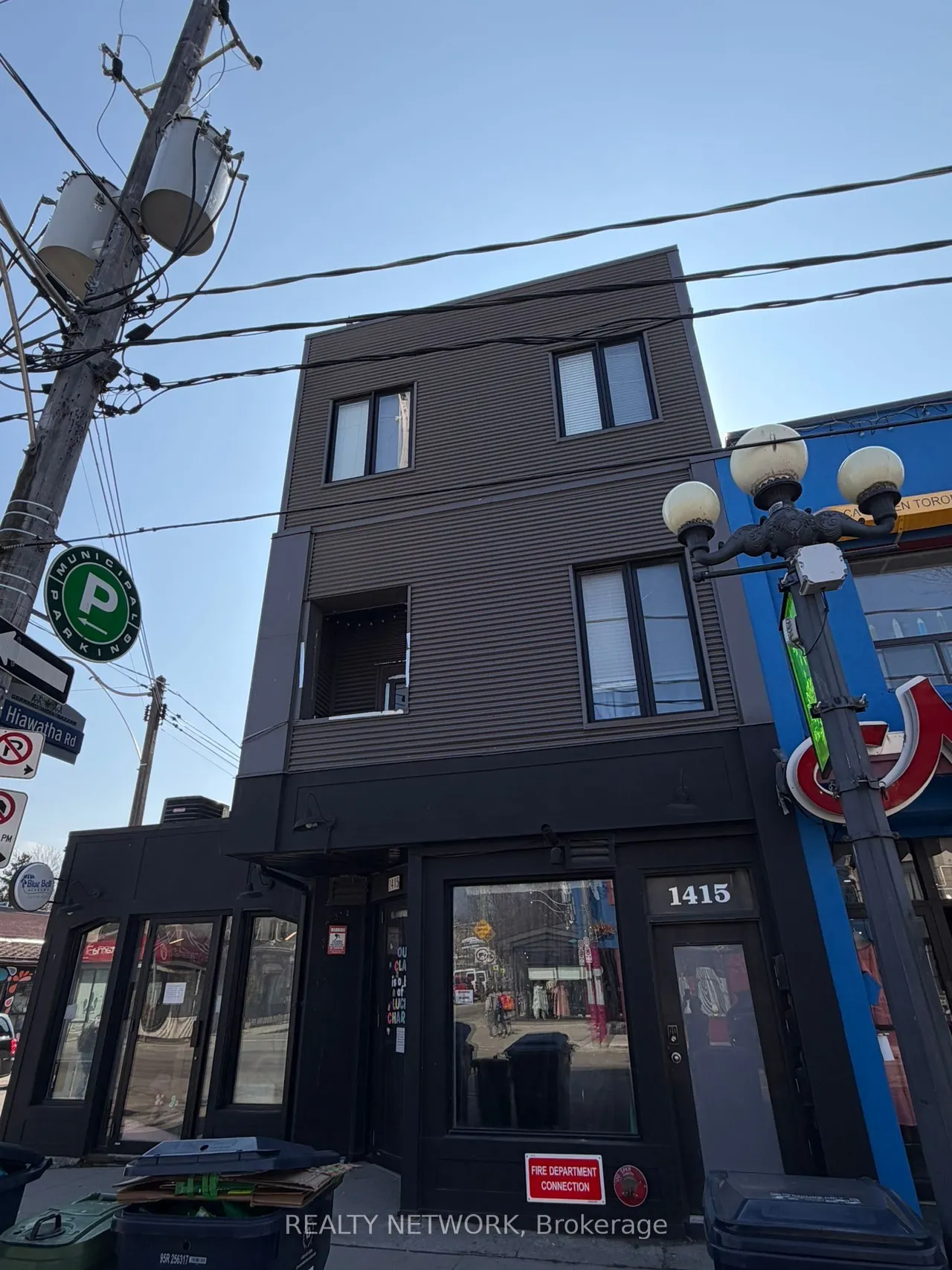 1415 Gerrard Street E — photo 21