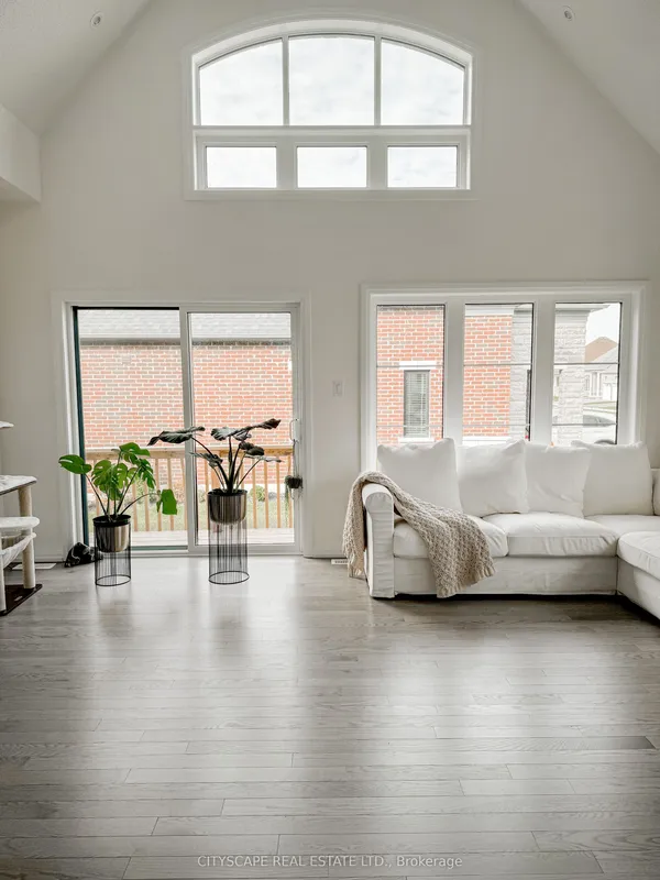 54 Holtby Court — photo 2