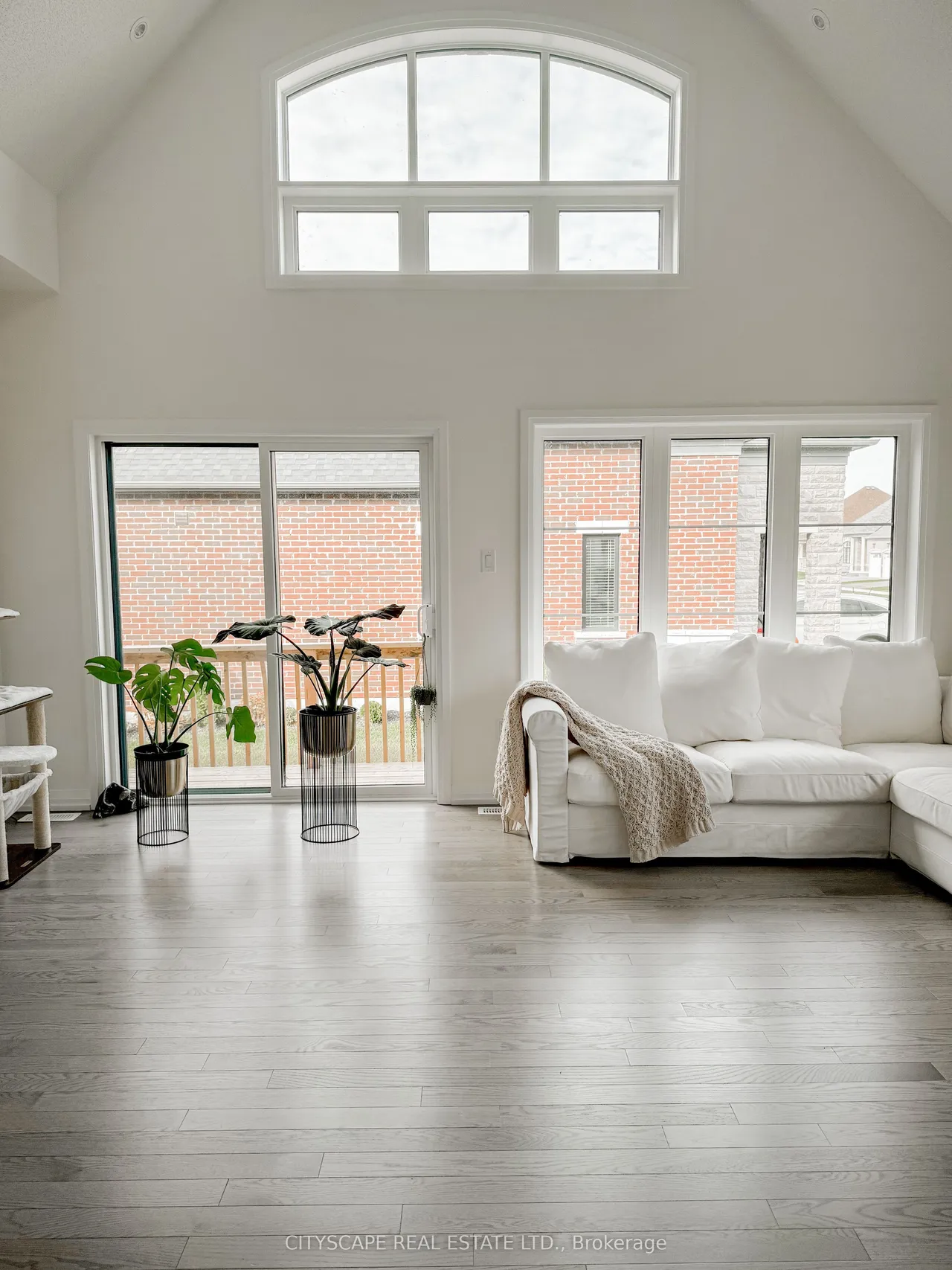 54 Holtby Court — photo 2