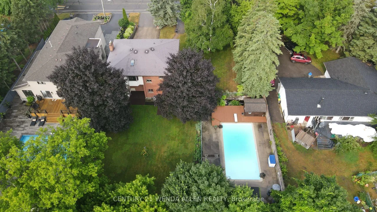 1873 Woodview Avenue — photo 2