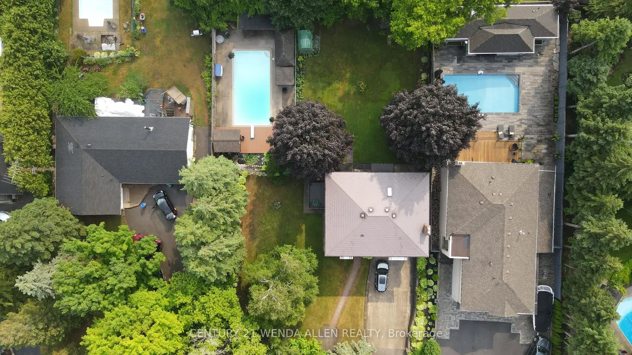 1873 Woodview Avenue — photo 3