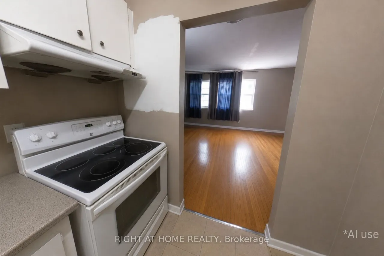 2889 St Clair Avenue E, Unit C — photo 24