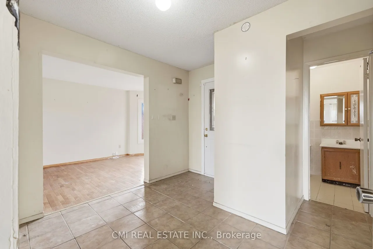 2275 Chapman Court — photo 3