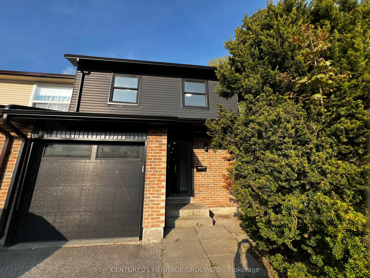 1133 Trowbridge Court