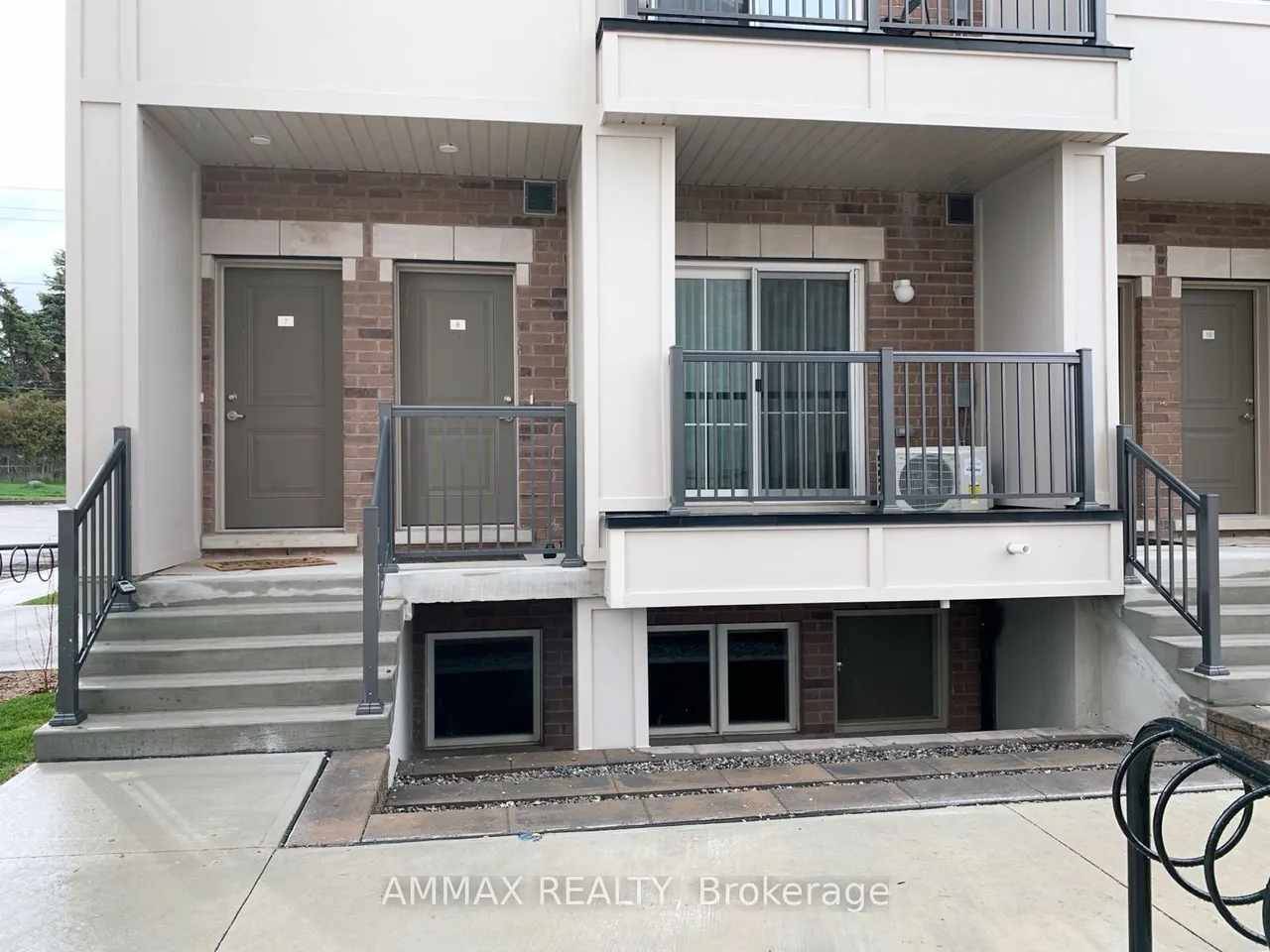 490 Beresford Path, Unit 8